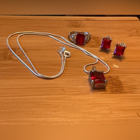 Elegant Red Gemstone Jewelry Set - Picture 1 of 3